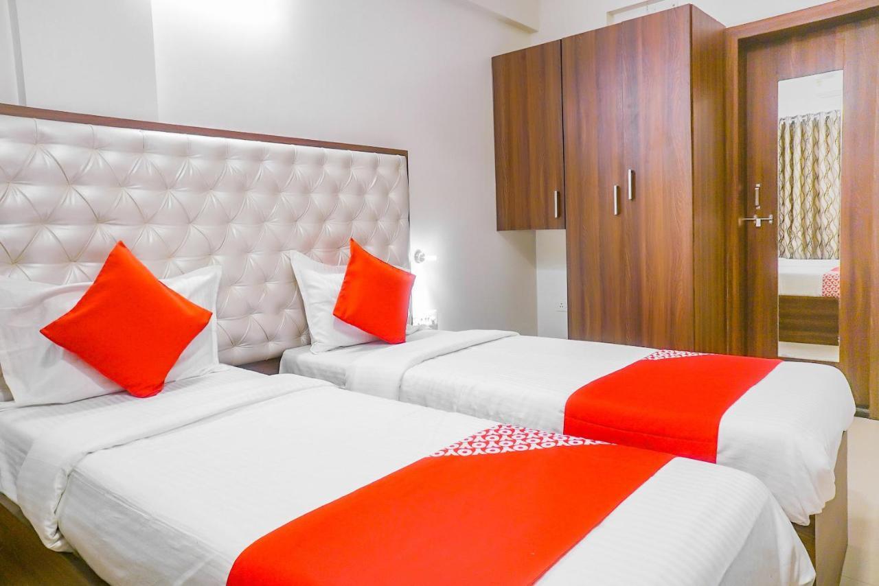 Oyo 15541 Pearl Inn Pune Bagian luar foto