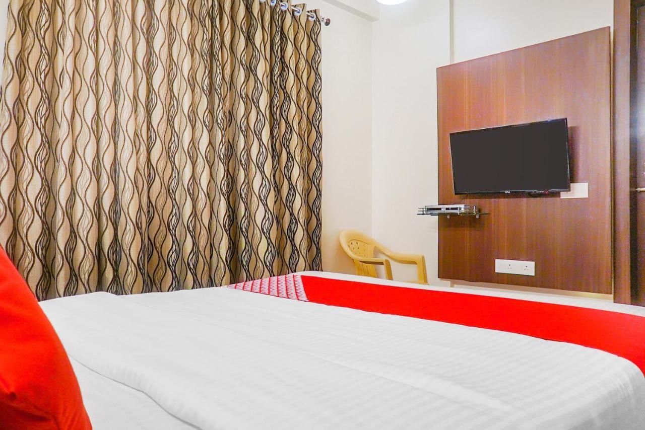 Oyo 15541 Pearl Inn Pune Bagian luar foto
